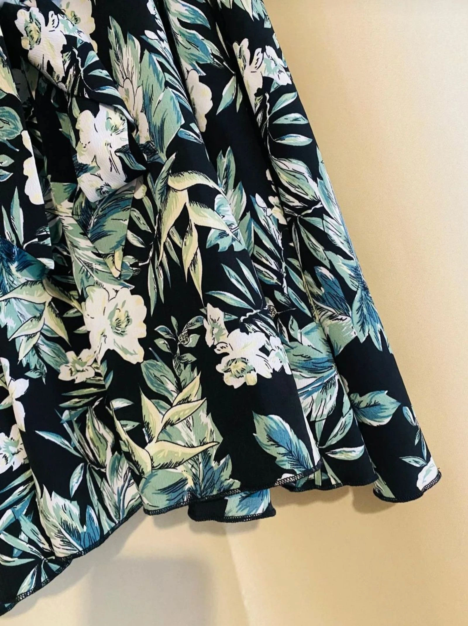 💚🖤 Magnífico vestido de verano con motivo tropical/floral - Talla S - Perfecto estado 🖤💚 – photo 5